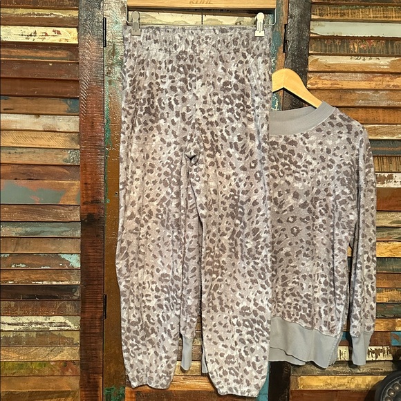 Aerie Gray Lounge Sets Bundle fits XS and Small - Picture 5 of 14